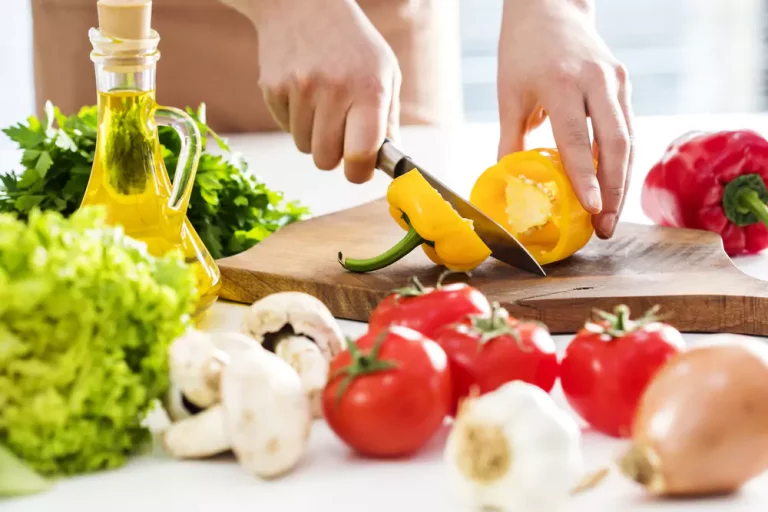 How to Cut Peppers and Onions for Kabobs